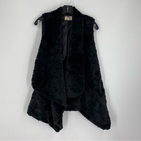 Jolt Women’s Open Waterfall Front Black Faux Fur Vest size M - Picture 1 of 3